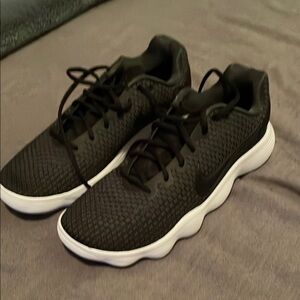 2017 hyper dunk re-release